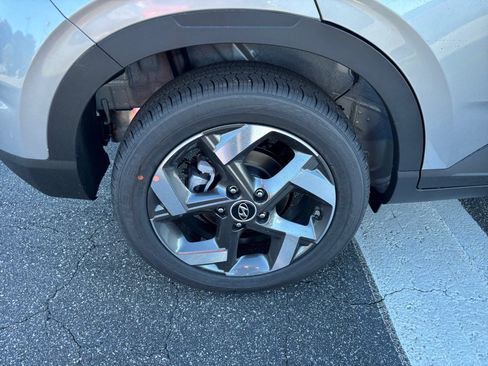 Certified 2026 Hyundai Venue SEL FWD image 23