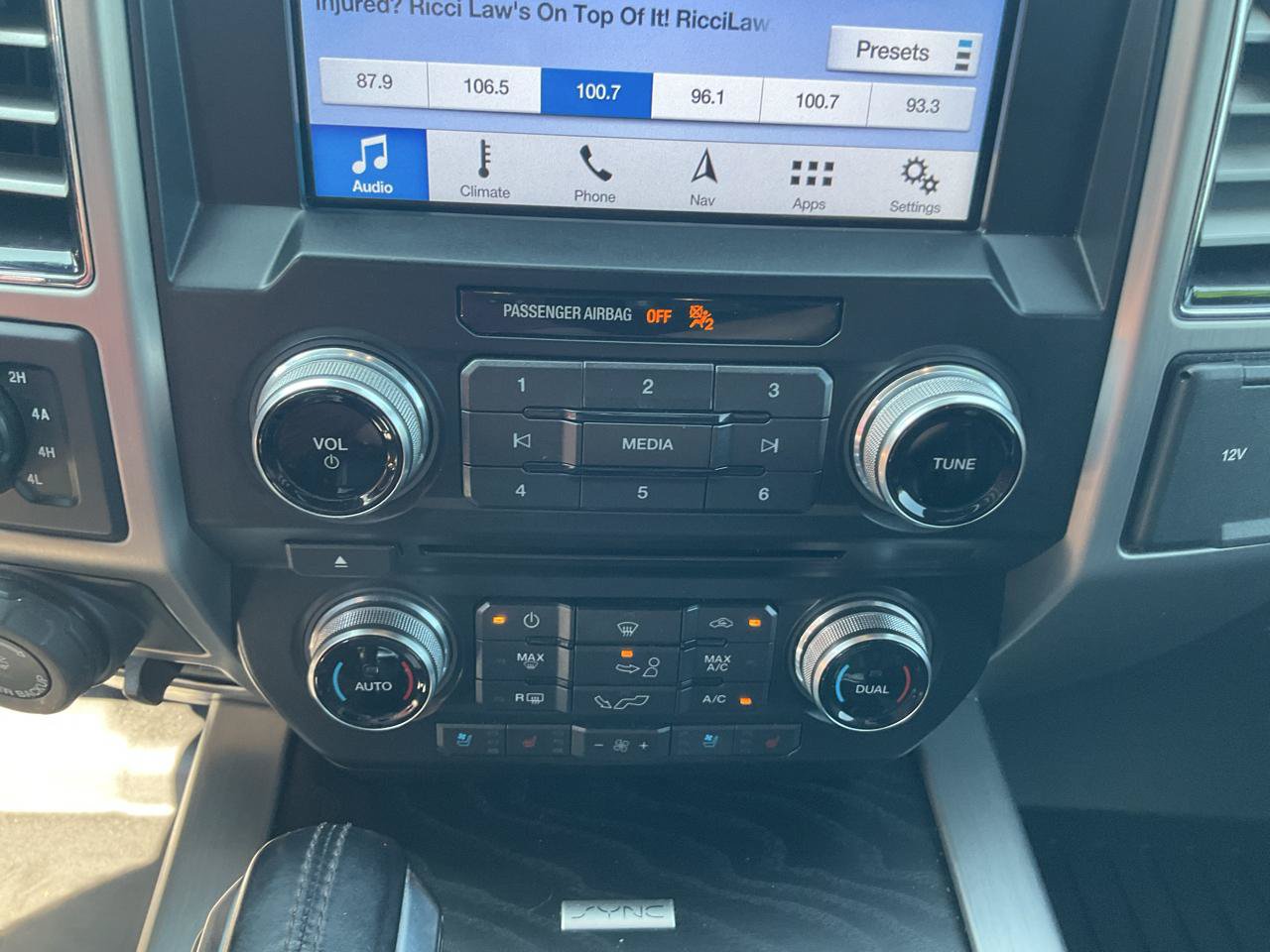 Used 2018 Ford F150 Platinum w/ Equipment Group 701A Luxury AWD/4WD image 22