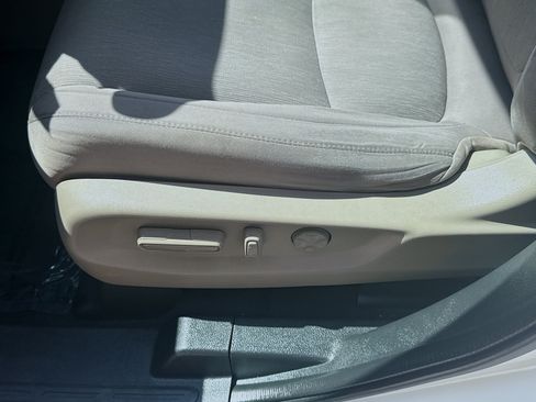 Certified 2018 Honda Odyssey EX image 17