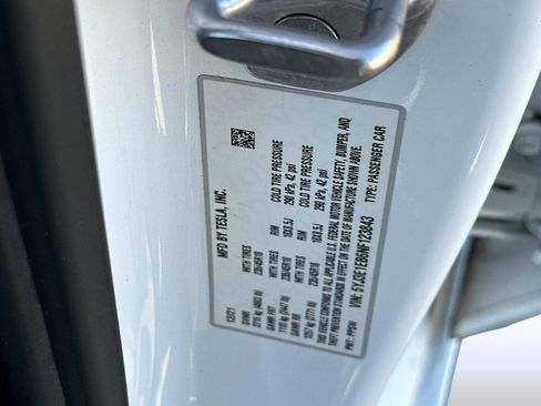 Used 2022 Tesla Model 3 Long Range AWD/4WD image 17