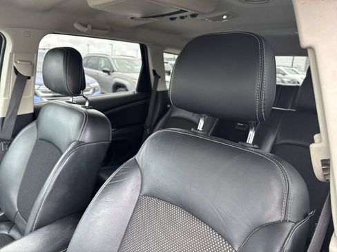 Used 2018 Dodge Journey Crossroad w/ Driver Convenience Group FWD image 11