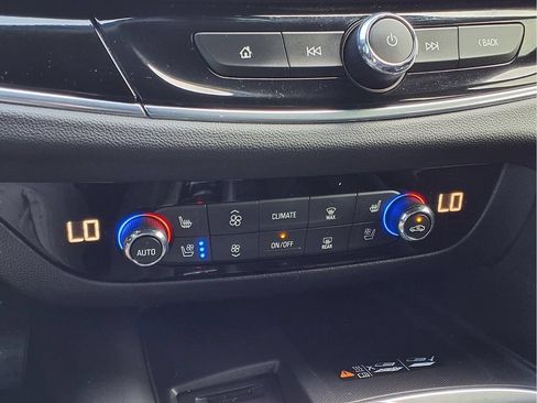 Used 2024 Buick Enclave Avenir w/ Avenir Technology Package AWD/4WD image 10
