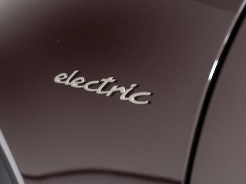 New 2025 Porsche Macan Turbo Electric image 19