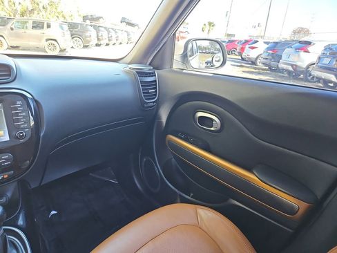 Used 2015 Kia Soul ! w/ Sun & Sound Package image 10