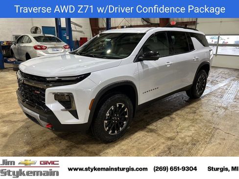 New 2026 Chevrolet Traverse Z71 w/ Driver Confidence Package AWD/4WD image 1