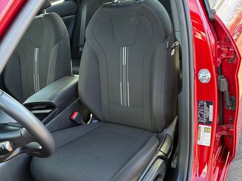 Used 2025 Hyundai Elantra Sport image 14