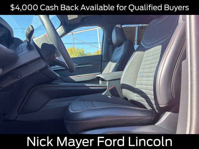 New 2026 Ford Explorer ST-Line w/ ST-Line Street Pack AWD/4WD image 2