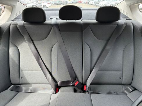 Used 2025 Kia K4 LXS image 38