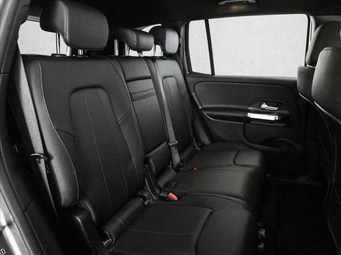 Used 2022 Mercedes-Benz GLB 250 4MATIC image 22