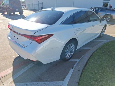 Used 2022 Toyota Avalon XLE image 6