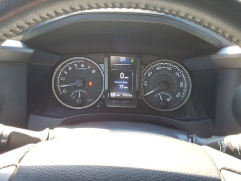 Used 2022 Toyota Tacoma TRD Off-Road w/ Technology Package image 28