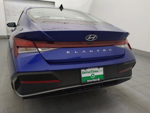 Used 2025 Hyundai Elantra SE FWD image 6