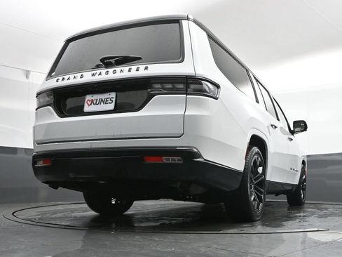 Used 2024 Jeep Grand Wagoneer L Series II w/ Quick Order Packagew 28T AWD/4WD image 40