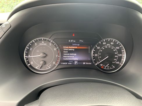 Used 2021 Nissan Armada SV AWD/4WD image 21
