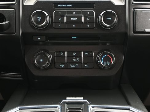Used 2018 Ford F150 XL w/ Equipment Group 101A Mid RWD image 35