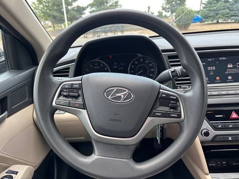 Used 2017 Hyundai Elantra SE FWD image 14