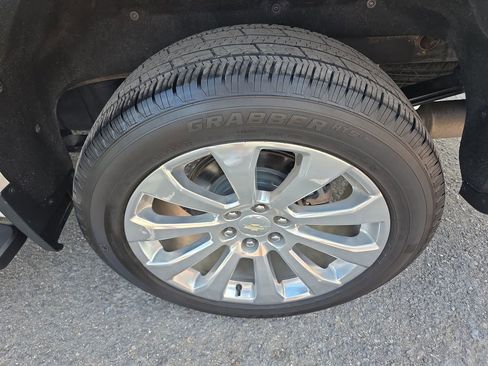 Used 2019 Chevrolet Silverado 1500 High Country w/ Technology Package image 39