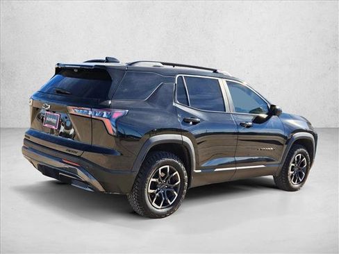 Used 2025 Chevrolet Equinox ACTIV w/ Safety and Technology Package image 5