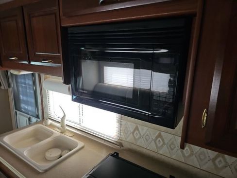 Used 2005 Ford E-450 and Econoline 450 image 23