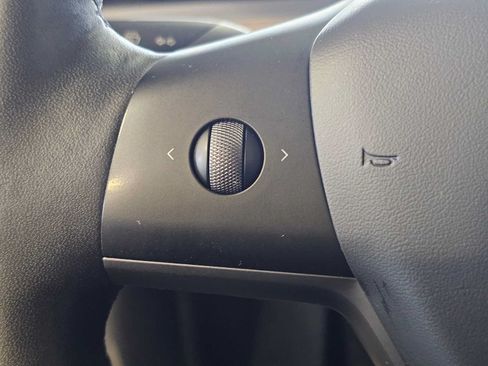 Used 2023 Tesla Model Y Performance AWD/4WD image 19