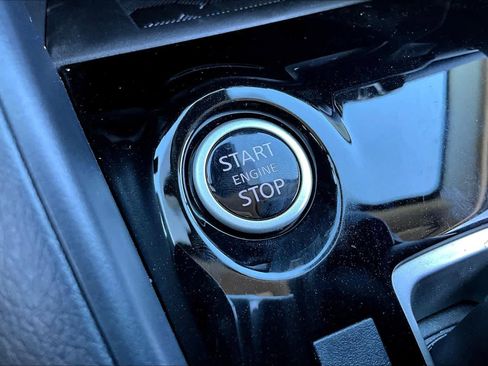 New 2025 Nissan Versa SV image 19