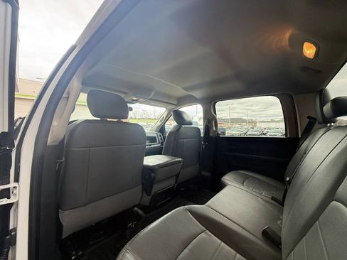 Used 2018 RAM 2500 Tradesman w/ Chrome Appearance Group image 15