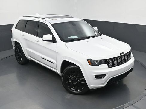 Used 2020 Jeep Grand Cherokee Altitude RWD image 31