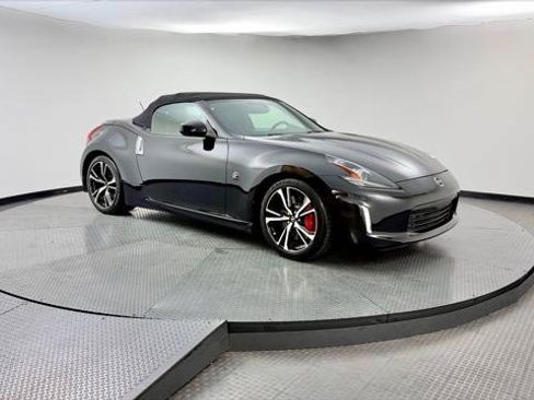 Used 2019 Nissan 370Z Touring Sport RWD image 34