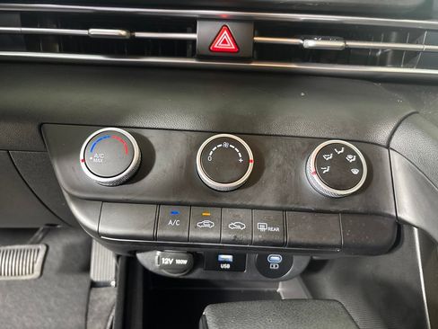 Used 2026 Hyundai Elantra SE FWD image 18