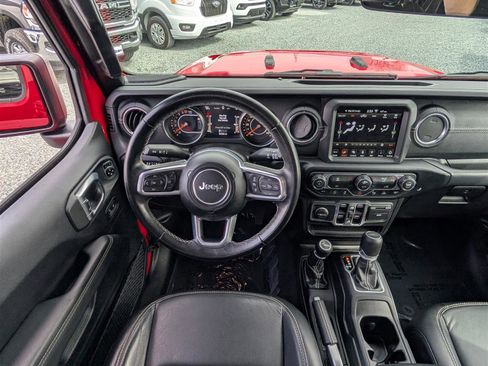 Used 2020 Jeep Gladiator Overland image 16
