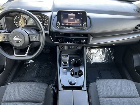 Used 2024 Nissan Rogue SV image 32