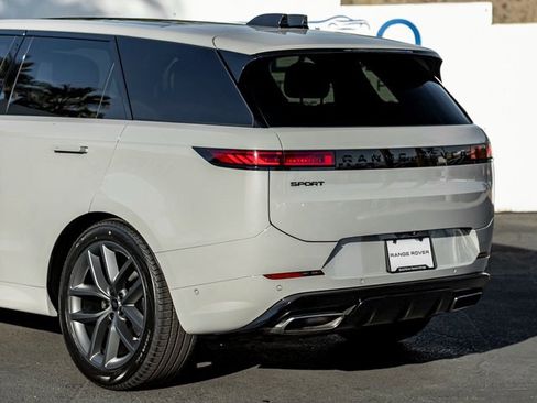 Used 2024 Land Rover Range Rover Sport Dynamic SE image 10