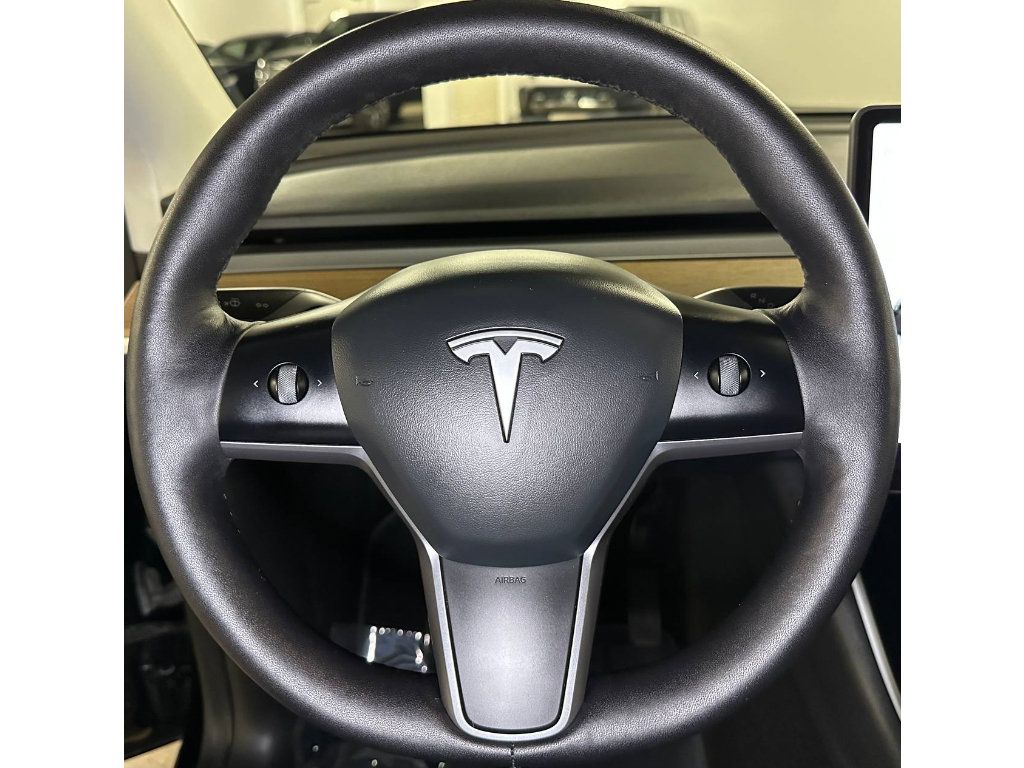 Used 2021 Tesla Model Y Long Range AWD/4WD image 24