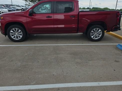 Used 2021 Chevrolet Silverado 1500 Custom RWD image 2