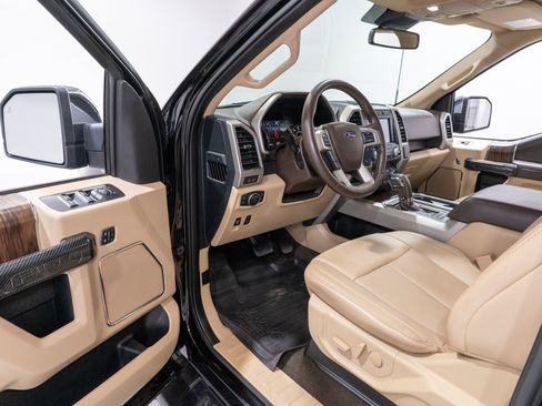 Used 2019 Ford F150 Lariat w/ Equipment Group 502A Luxury AWD/4WD image 14