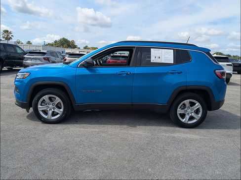 Used 2024 Jeep Compass Latitude AWD/4WD image 4