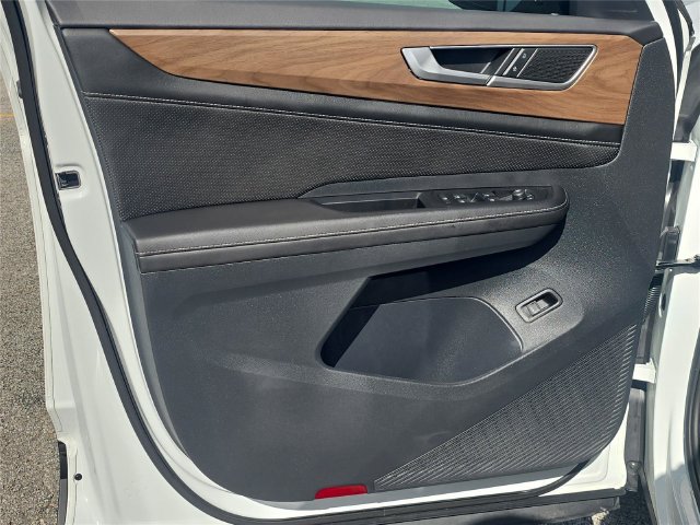 Used 2024 Volkswagen Atlas SE w/ Panoramic Sunroof Package FWD image 14