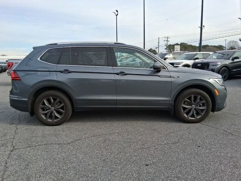 Used 2023 Volkswagen Tiguan SE image 4