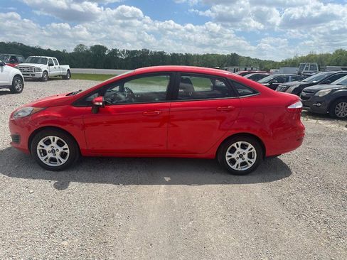 Used 2015 Ford Fiesta SE FWD image 5