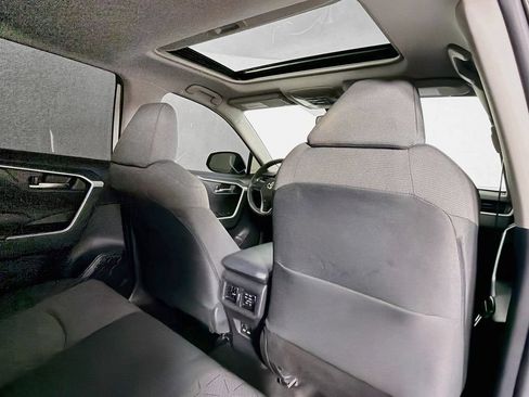 Used 2021 Toyota RAV4 XLE w/ Convenience Package AWD/4WD image 27