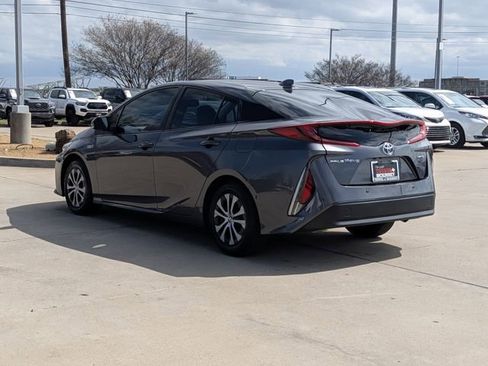Used 2021 Toyota Prius Prime Limited image 9