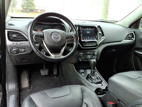 Used 2020 Jeep Cherokee Limited image 12