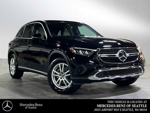 Used 2025 Mercedes-Benz GLC 300 4MATIC image 1