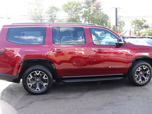 Used 2024 Jeep Wagoneer Series III AWD/4WD image 6