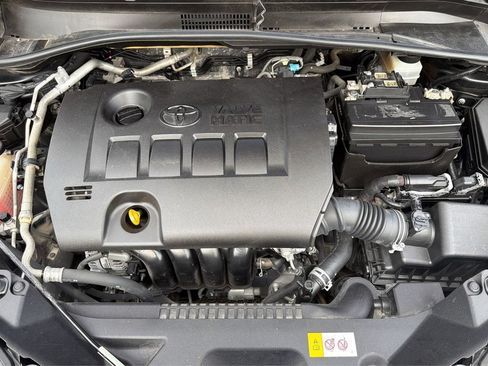 Used 2020 Toyota C-HR LE FWD image 22