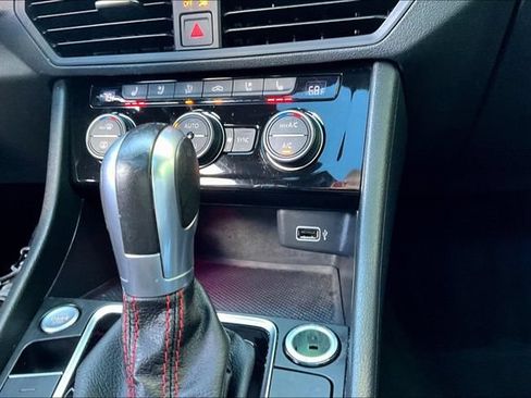 Used 2019 Volkswagen Jetta GLI Autobahn FWD image 16