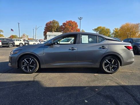 Used 2024 Nissan Sentra SV image 4