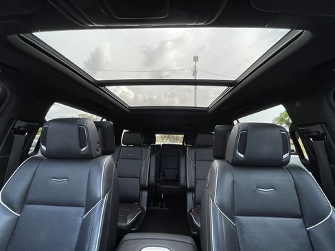 Used 2021 Cadillac Escalade ESV Sport w/ Driver Assist Tech Package AWD/4WD image 5