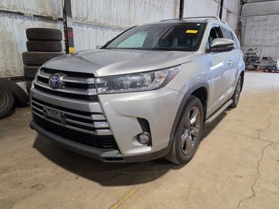 Used 2017 Toyota Highlander Limited Platinum