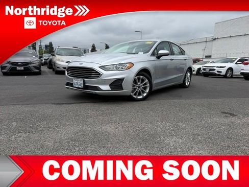 Used 2019 Ford Fusion SE FWD image 3